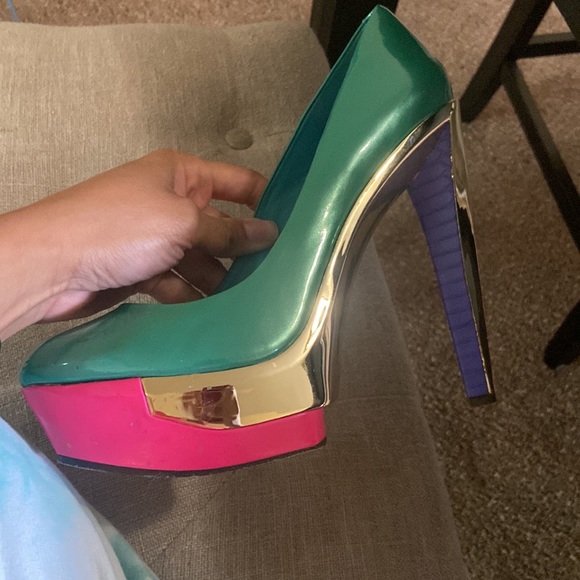 Brian Atwood Women's Leonida Turquoise Patent Pump size 9 1/2 - Picture 6 of 10